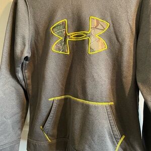 Youth XL Under Armour Storm Gray/Camo Hoodie with Yellow Accents